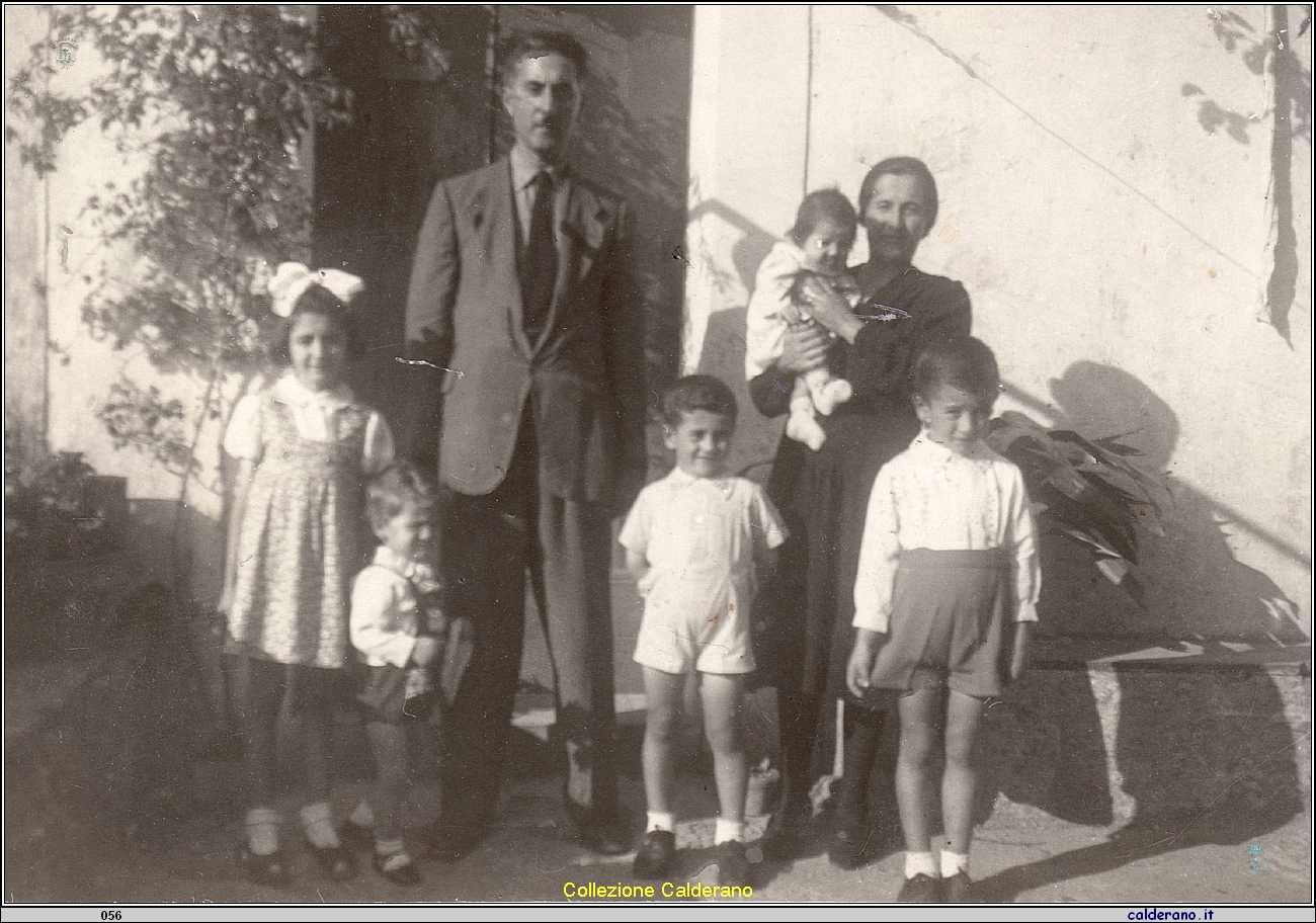 Biagio Schettino con moglie e figli - Biasino di Vittoria.jpg