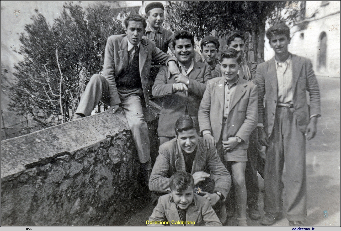 Gioventu' Marateota in via Mandarini 1954.jpeg