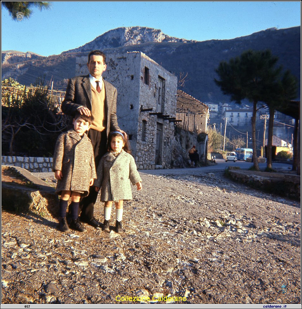 Alberto Crispo con Alfredo e Giovanna 1966.jpg