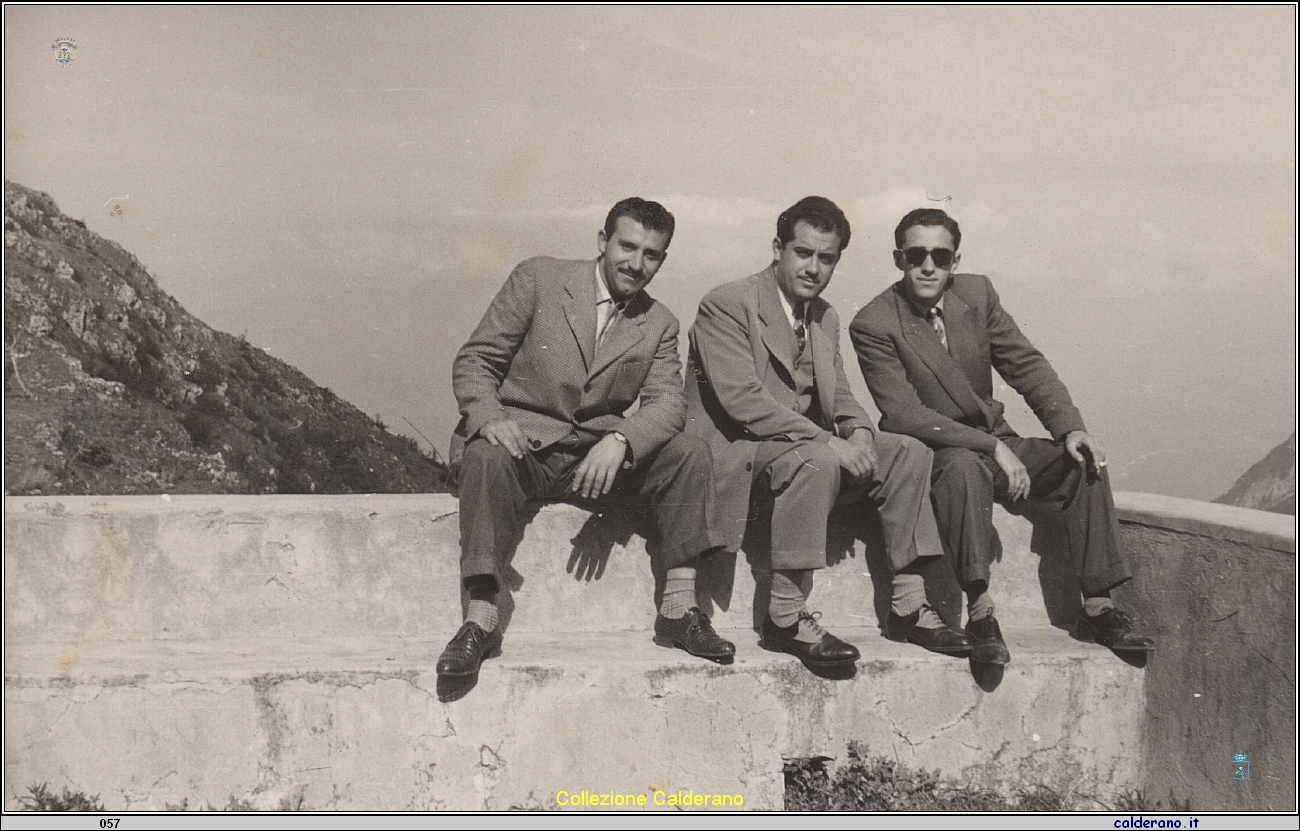 Giovannino De Pasquale, Luigino e Franco Liberatore al Castello 10 maggio 1955.jpg