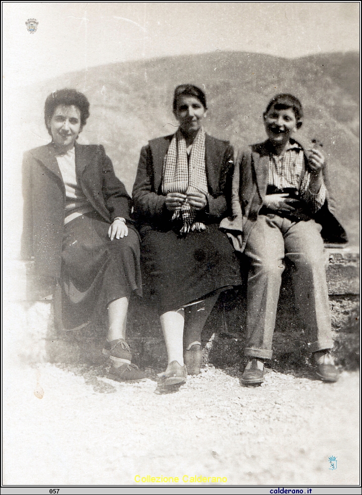 Pinuccia De Pasquale, Tetella Liberatore e Antonio Santoro di Natella.jpeg