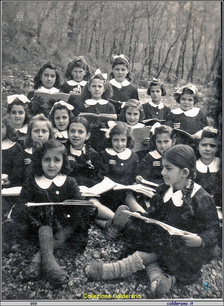 Scolarette di terza elementare.jpeg