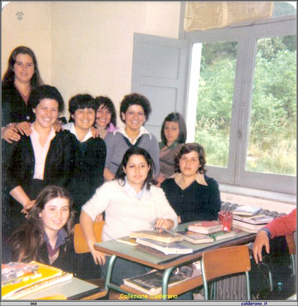 Alunne dell'Istituto Magistrale al De Pino.jpg