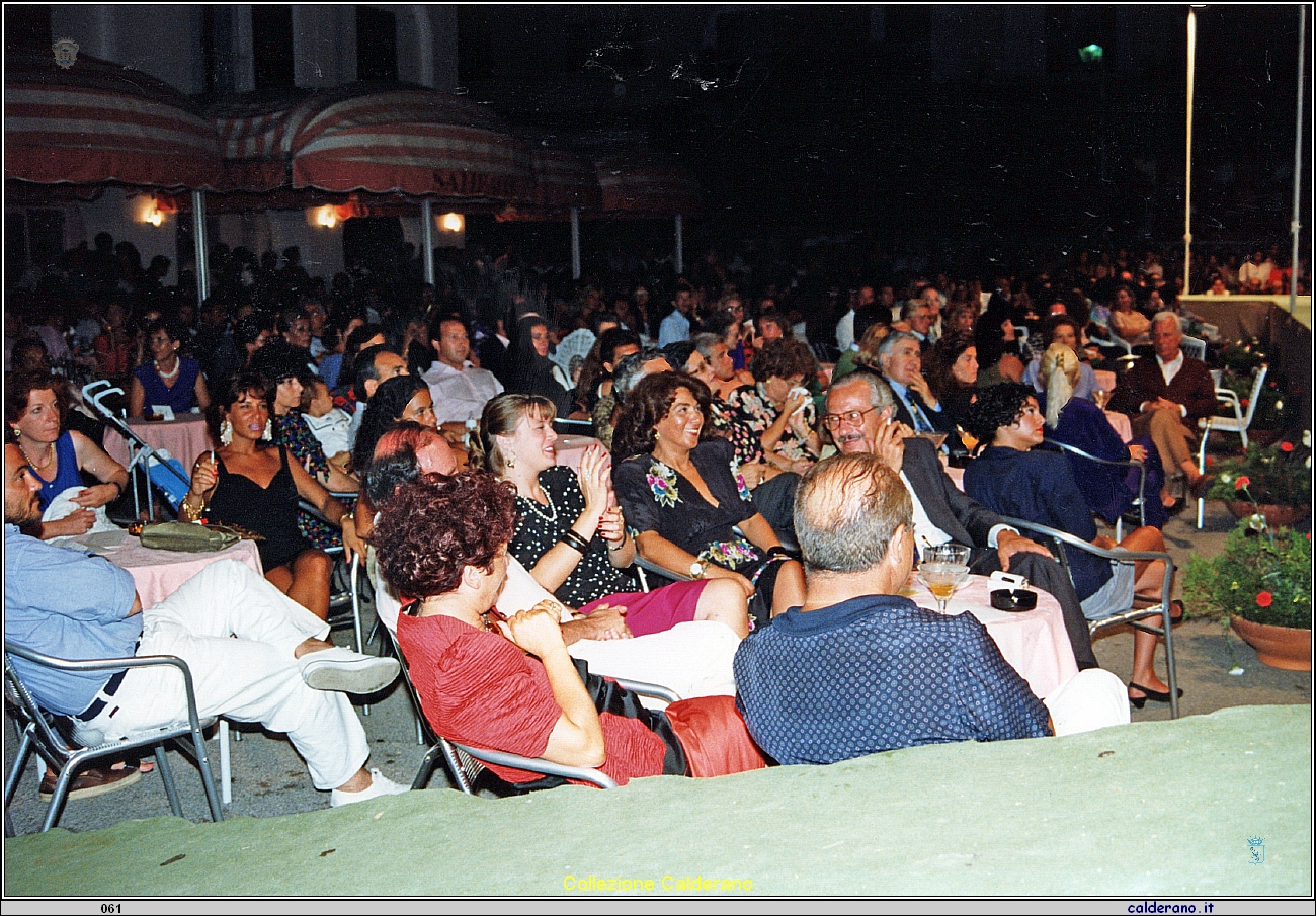 Evento a Piazza del Gesu' di Moda e Mare 1991 1.jpeg