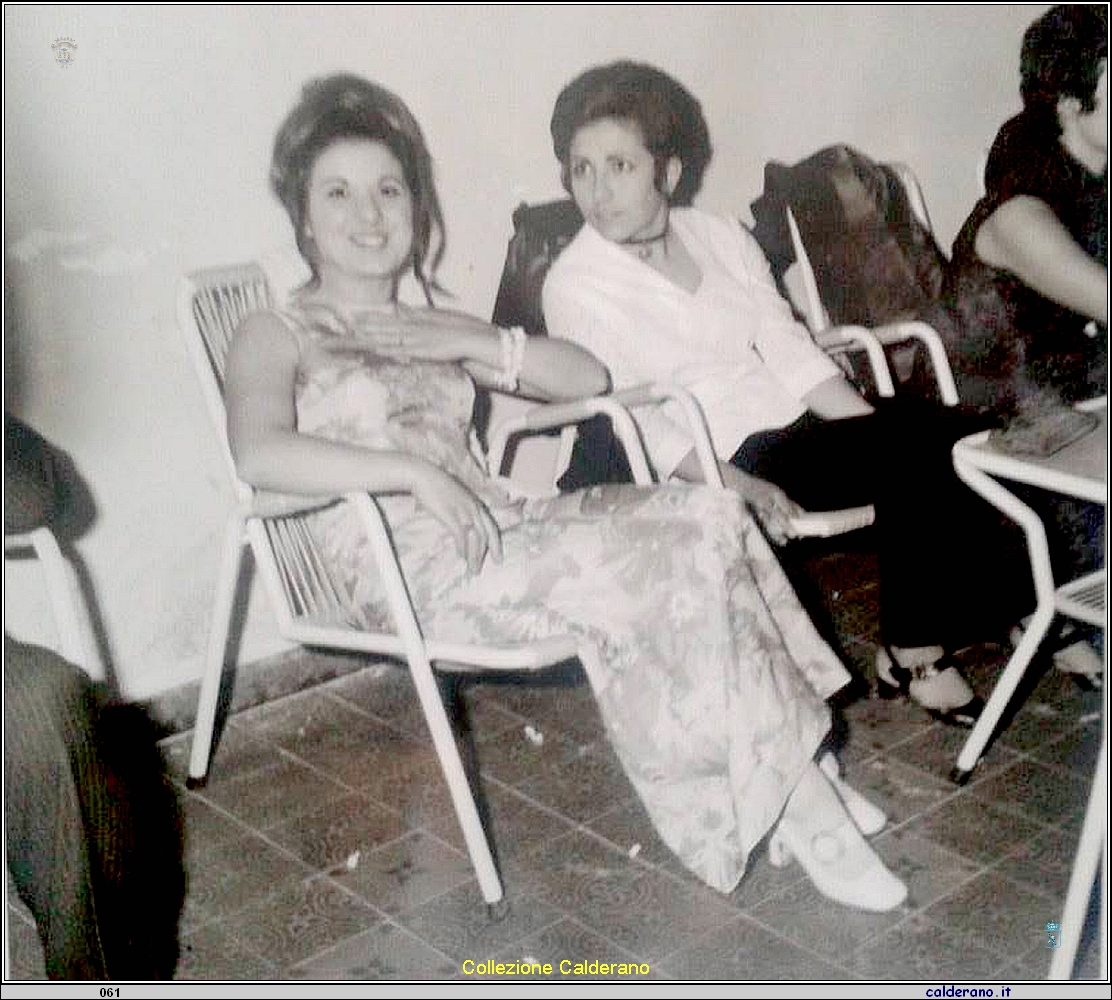 Mak p 100 con Antonietta Pisani e Graziosa Zipparro 1968.jpg