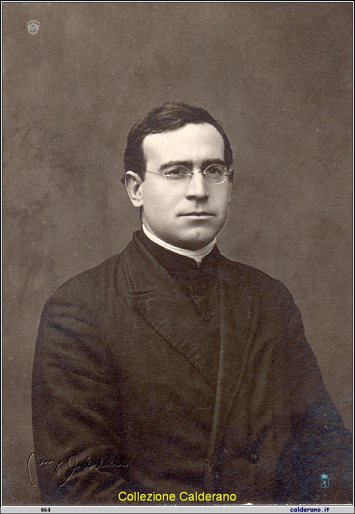 Don Domenico Dammiano - giovane Sacerdote.jpeg