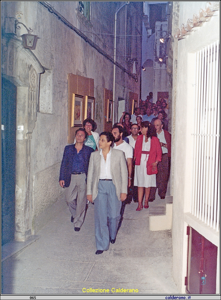 Mostra espositiva di dipinti nei vicoli del Centro Storico agosto 1981 3.jpeg