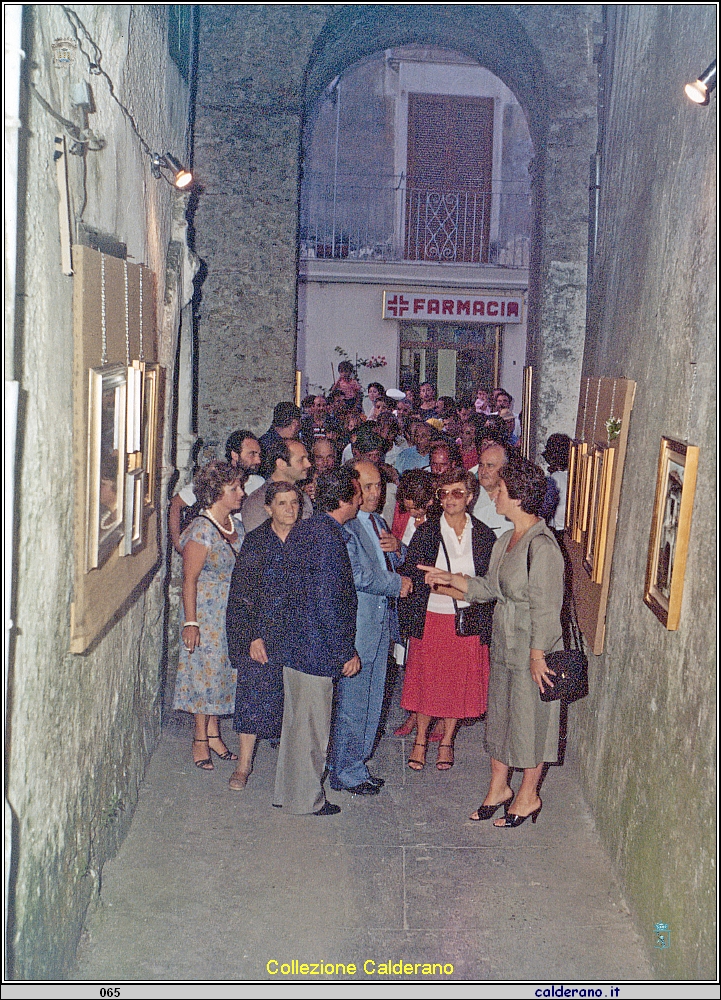 Mostra espositiva di dipinti nei vicoli del Centro Storico agosto 1981 4.jpeg
