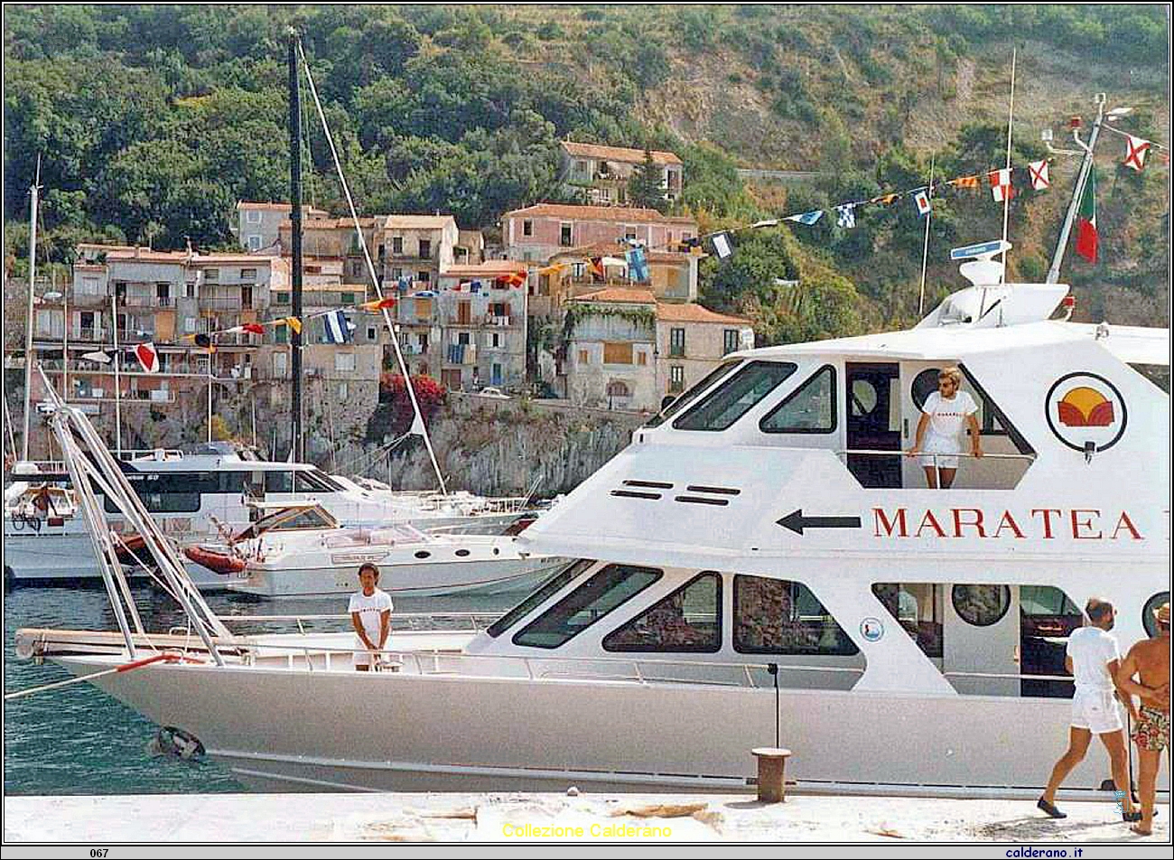 La barca Maratea all'ormeggio al Porto.jpg