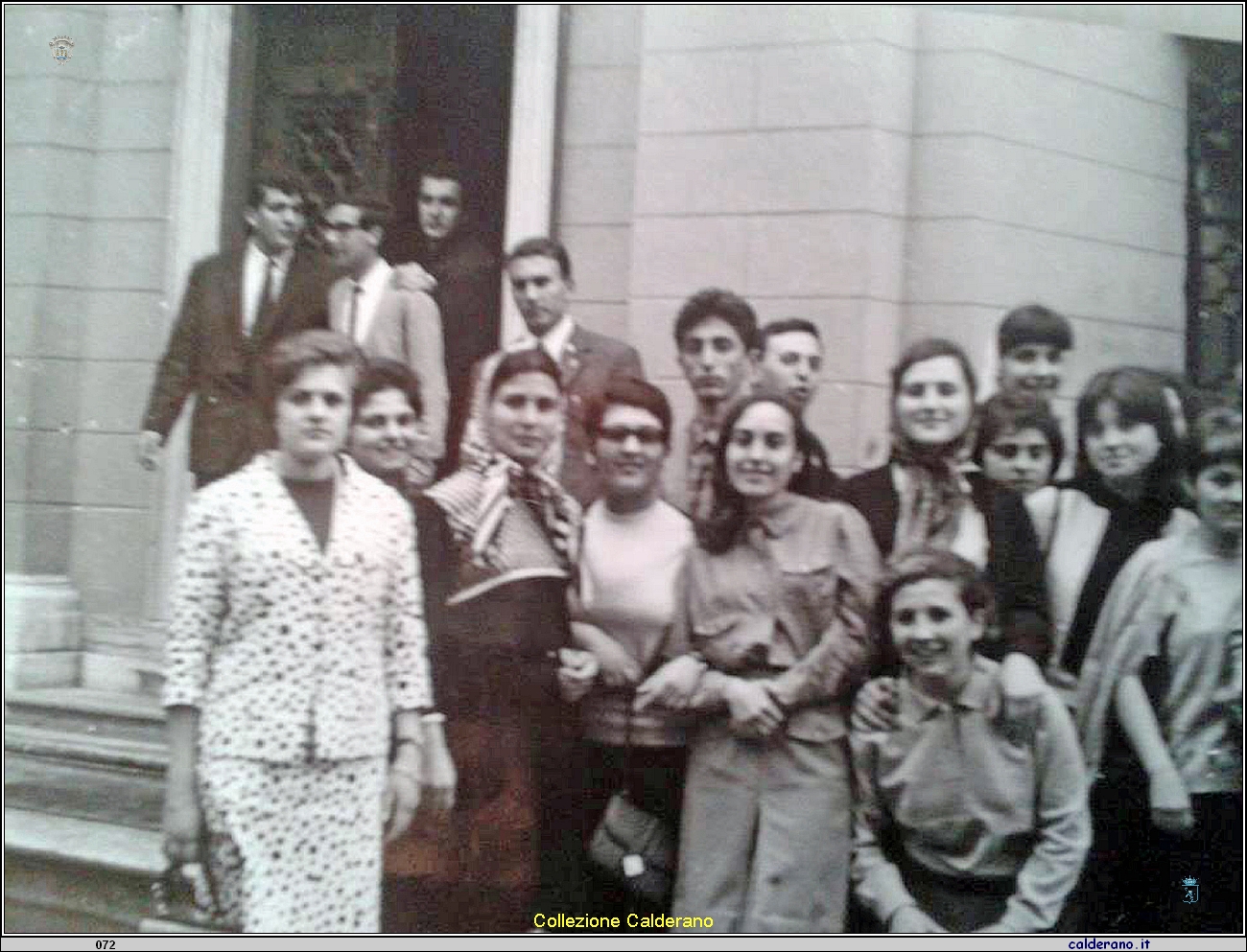 Alunni del Magistrale in gita a Ravenna 1966.jpg