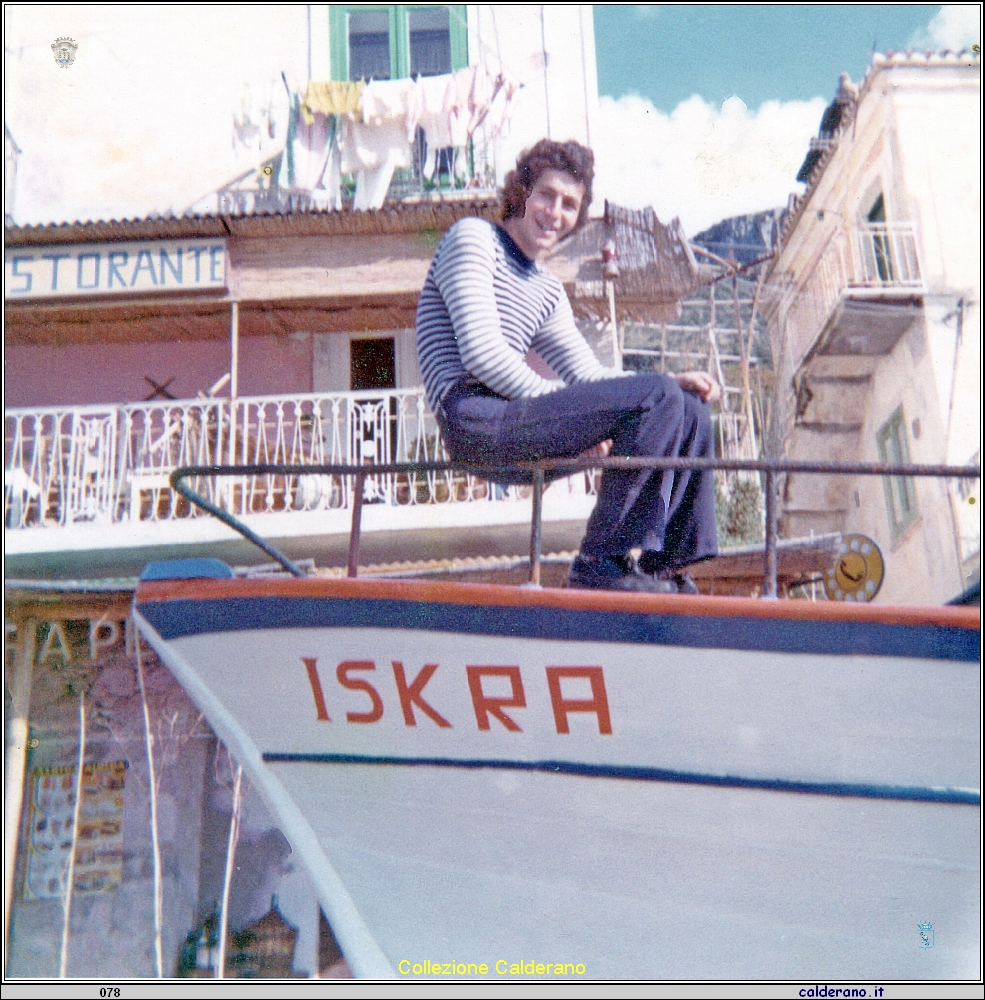 Motobarca Iskra.jpeg