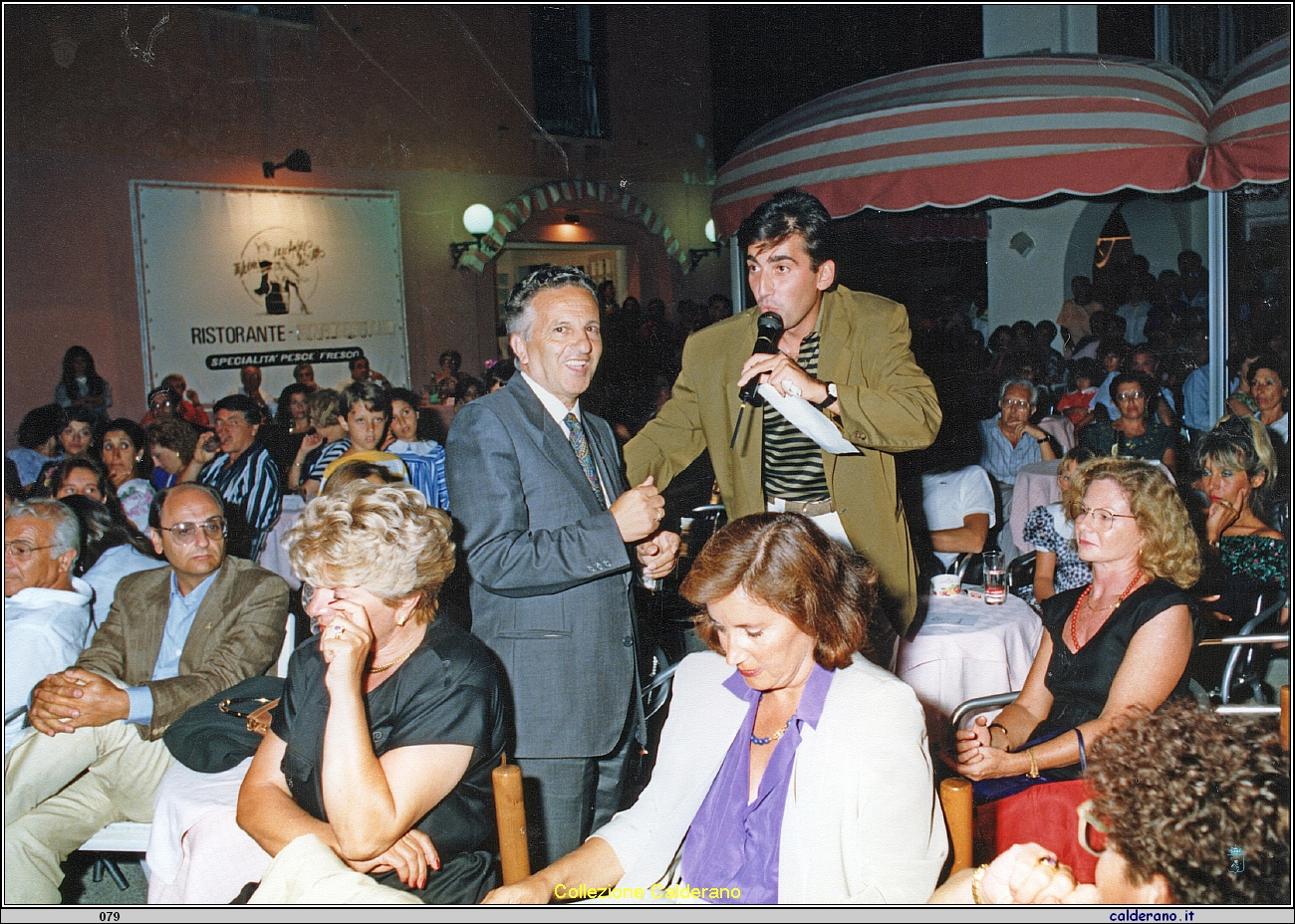 Manifestazione di Moda e Mare a Piazza del Gesu' 1990 5.jpeg