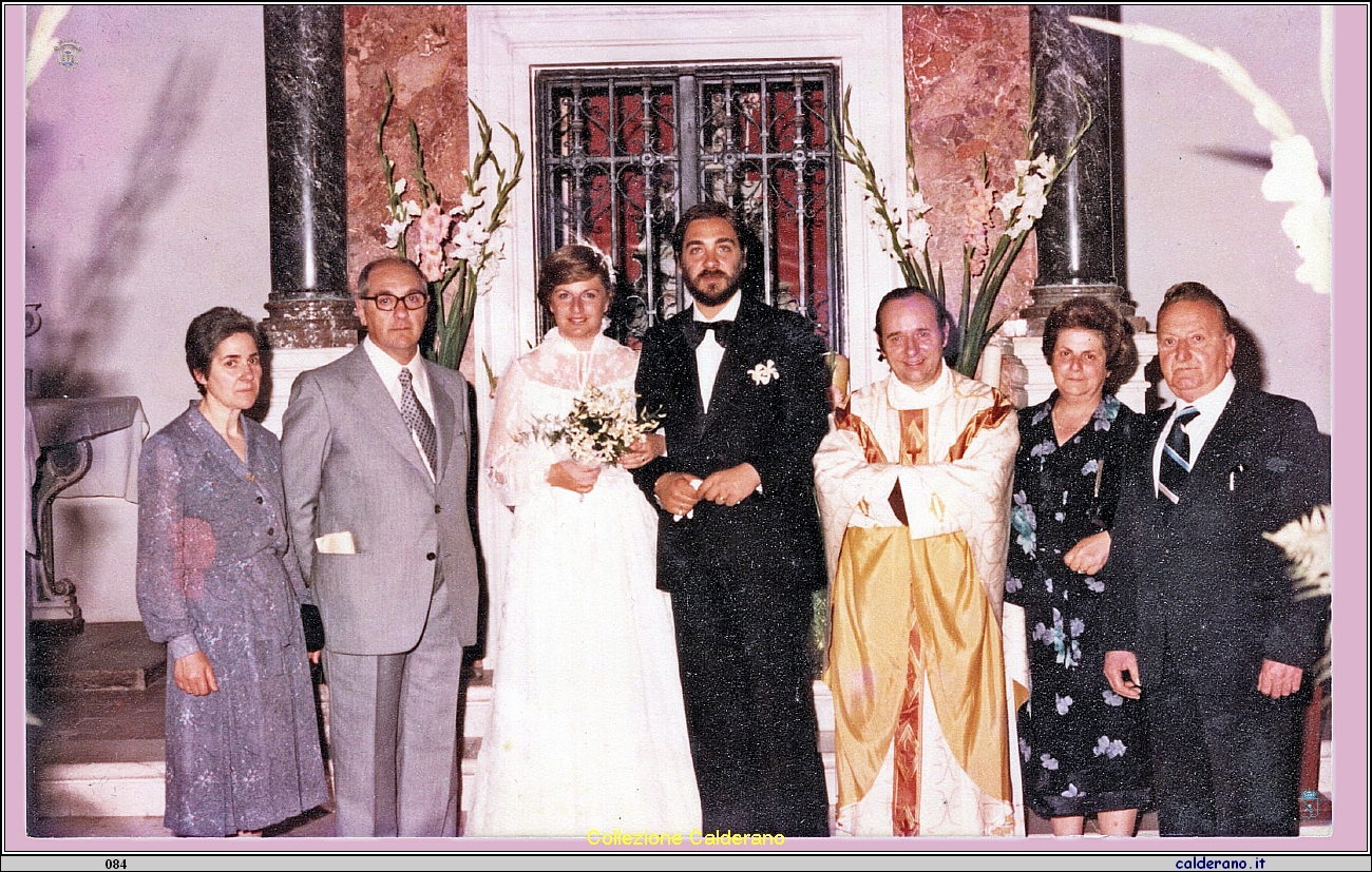 Titina Labanchi e Francesco Brando sposi con Maddalena e Antonio Brando e Francesca e Biagio Labanchi con Padre Angelo Bonadio 21-06-1980.jpg