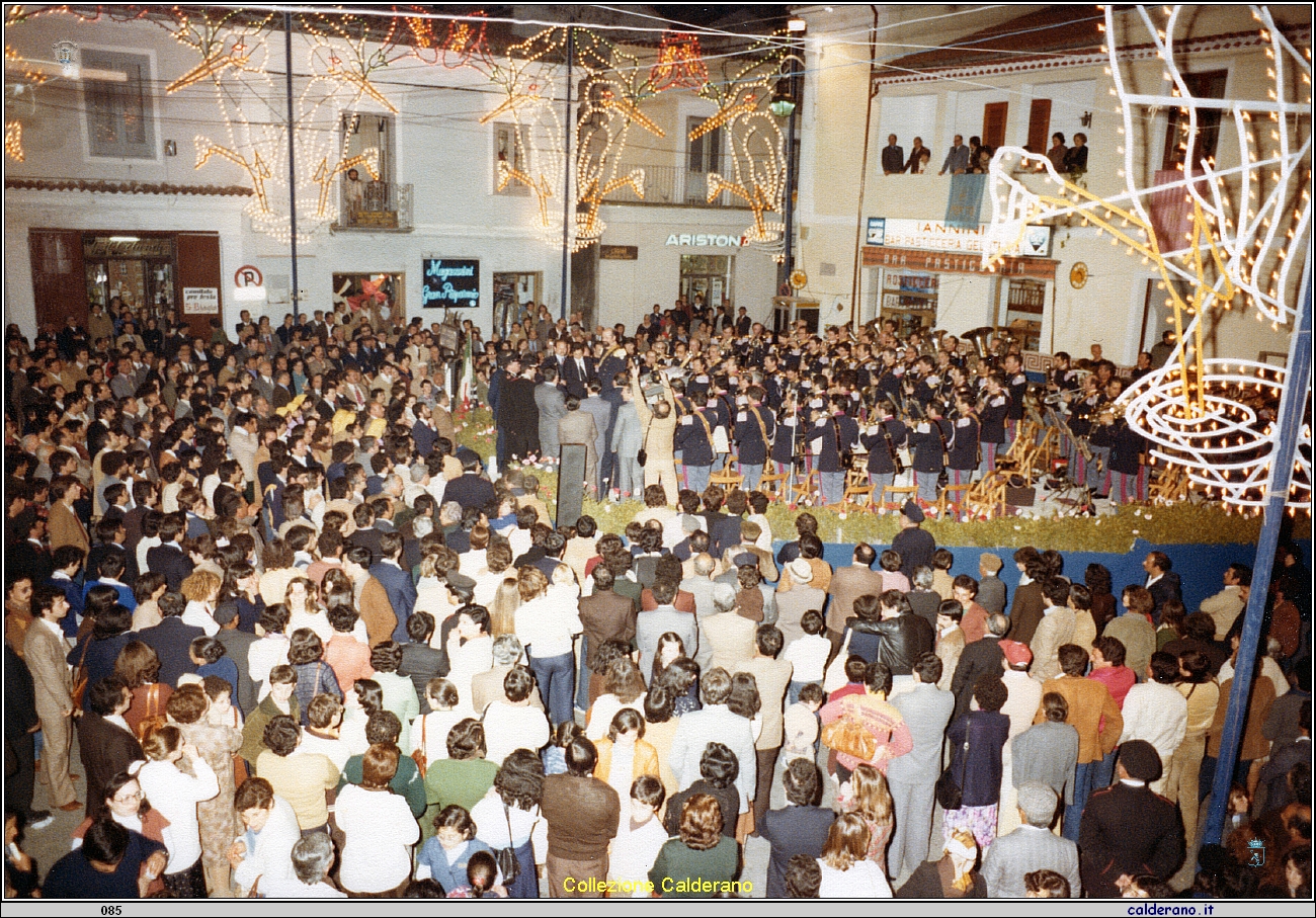 Concerto della Banda Musicale della Polizia di Stato in Piazza Buraglia 1979.jpeg