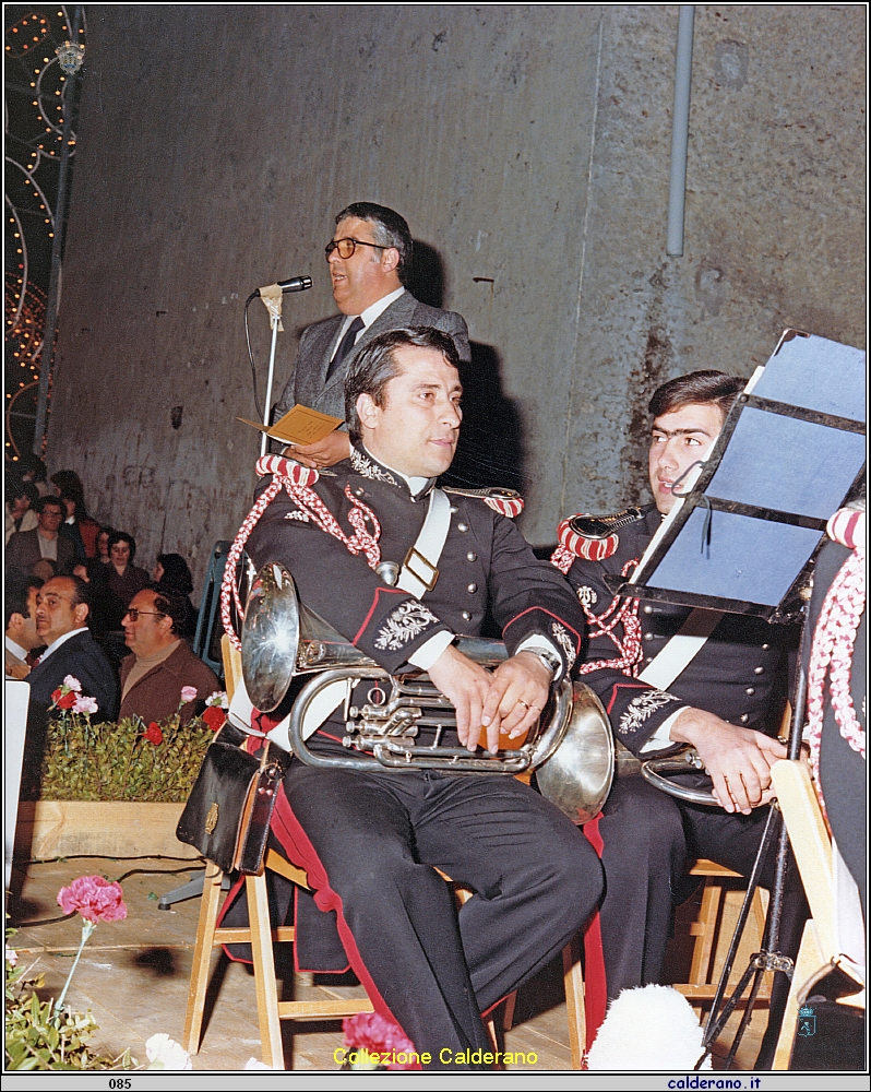 Domenico Limongi Fioravante presentatore al concerta della Banda Musicale dell'Arma dei Carabinieri 1982.jpeg