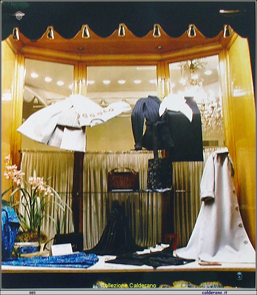 Pubblicita Lini & Lane 5 in Piazza di Spagna a Roma.jpg