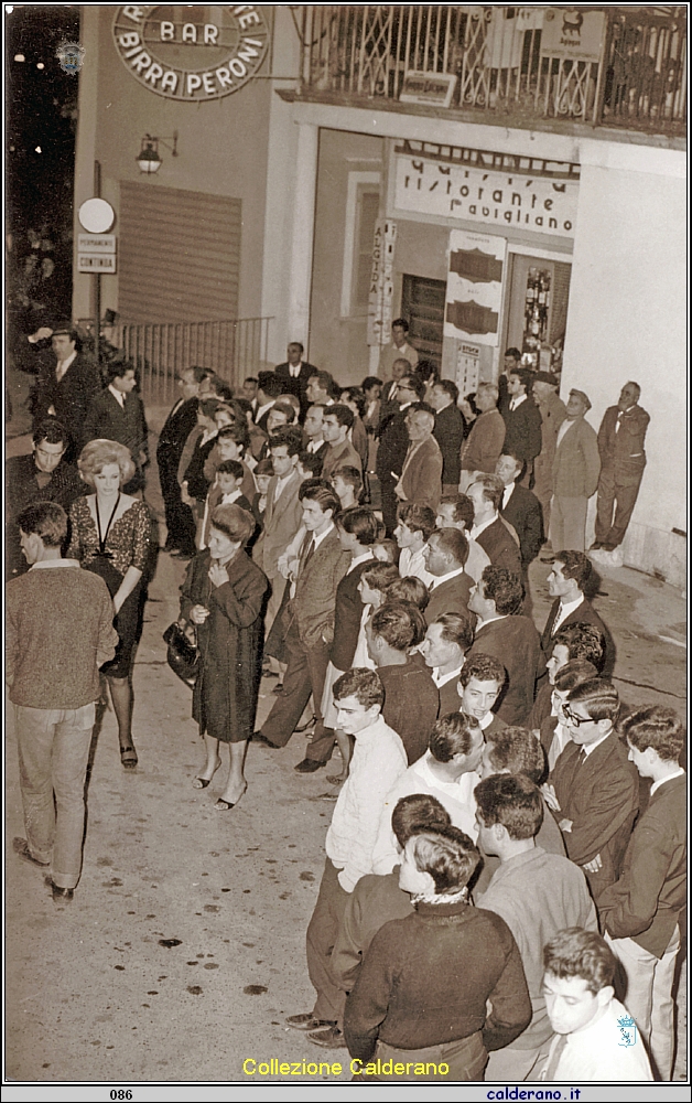 Durante la ripresa del film La Vedovella.jpg