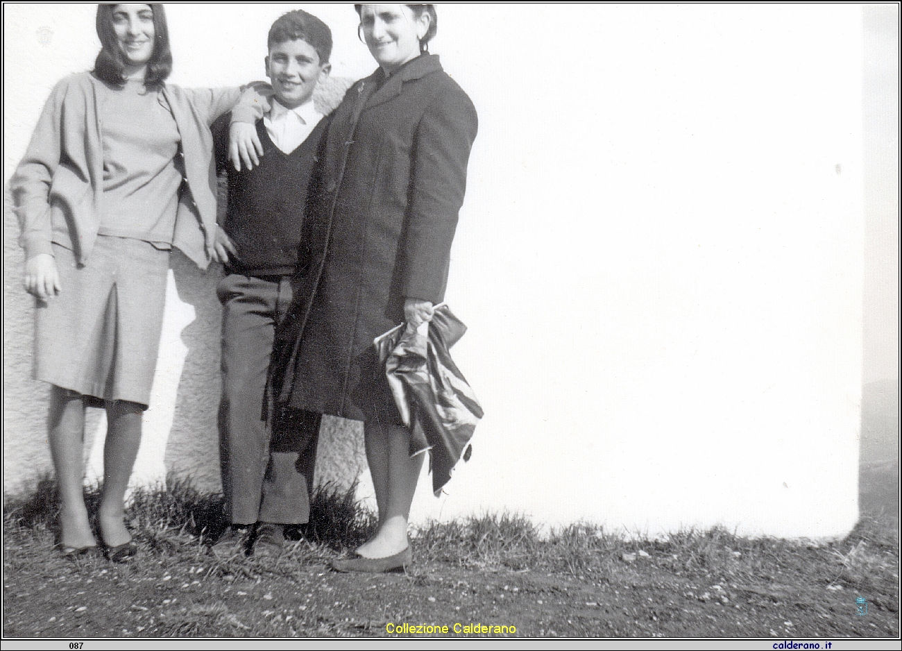 Maria, Pasqualino e Franca Avigliano.jpeg