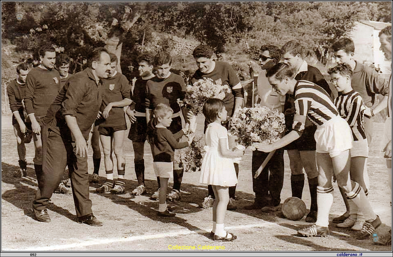 Calcio Maratea Omaggi floreali ai Capitani .jpg