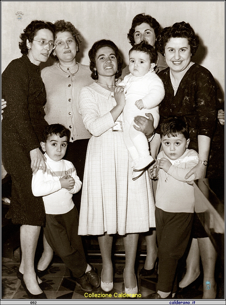 Enrichetta Corona Santoro, Fernanda Zanantoni, Elena Canale, Loris Schettino, Vittorina Schettino, Franca Filato e Gianni e Pippo Schettino.jpeg