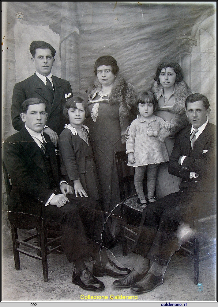 Giuseppe Calderano di Nicola, Giovannina Calderano, Filomena Calderano, Giuseppe Calderano di Biagio e Marcello Calderano.jpg