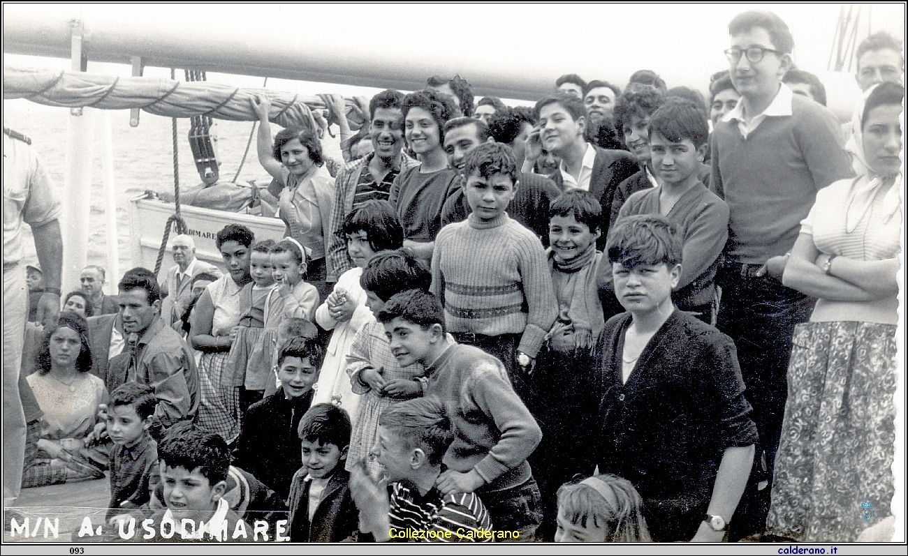 Migranti in Venezuela sulla Motonave Uso di Mare con Assunta Avigliano.jpeg