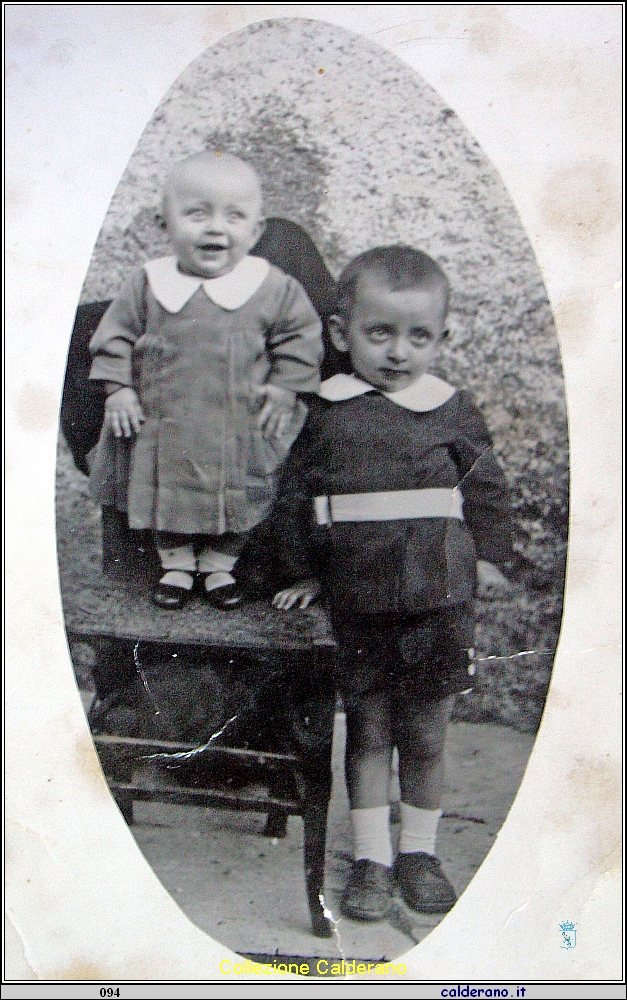 Fratellini Giovanni e Peppino Brando Caporale 1940.jpg