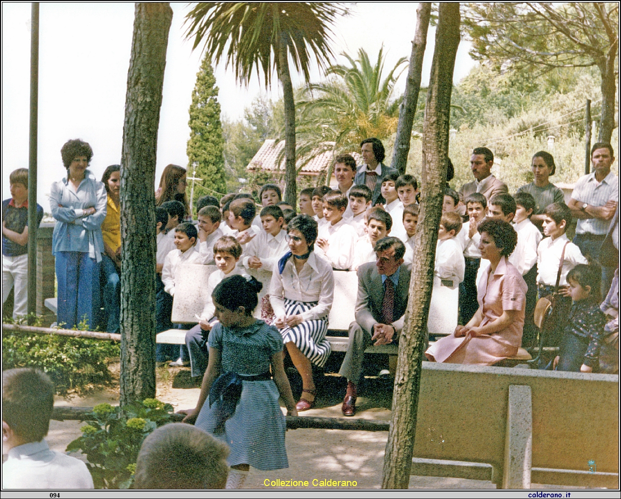 I ragazzi dedlla Colonia di Fiumicello pronti per la Prima Comunione - 1975 2.jpeg