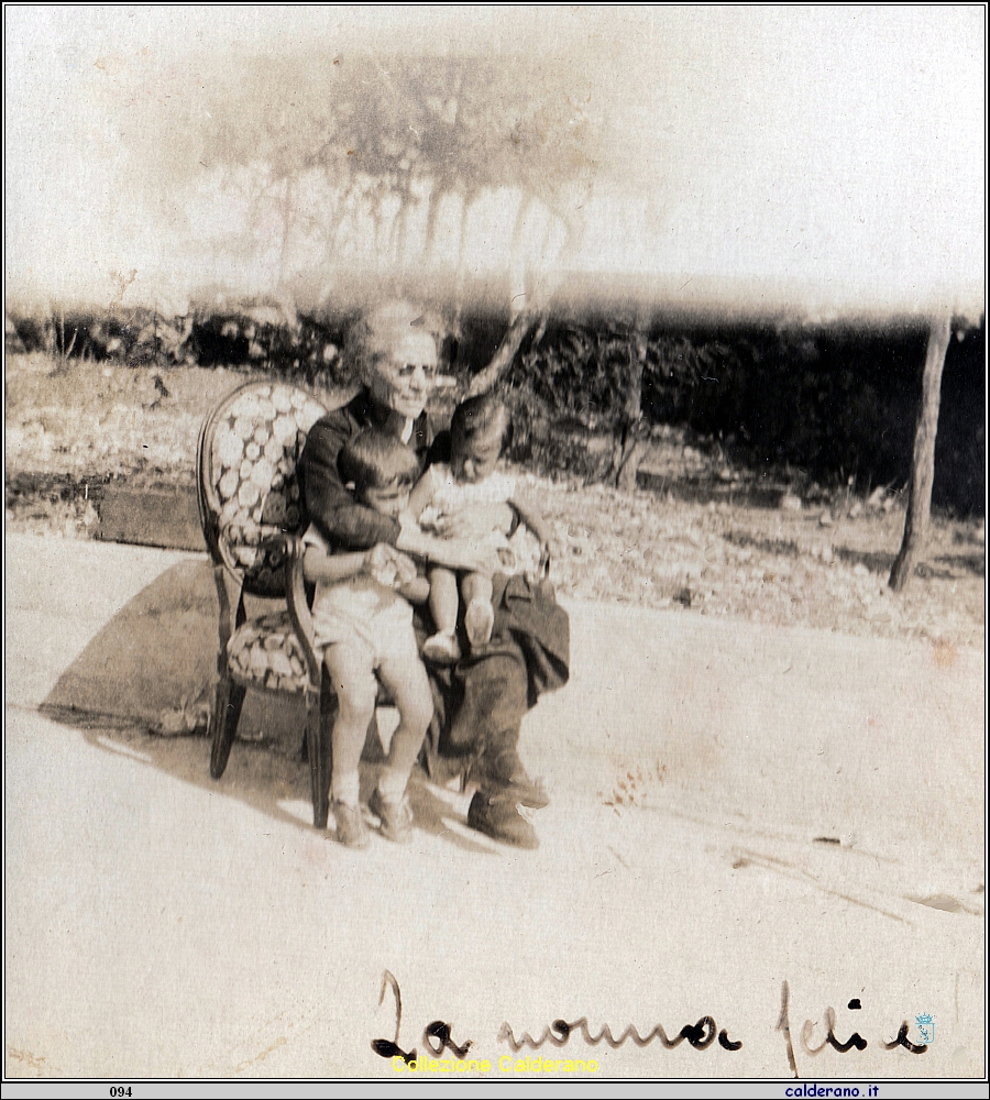 La Nonna felice con Carlo e Peppino D'Orlando.jpg