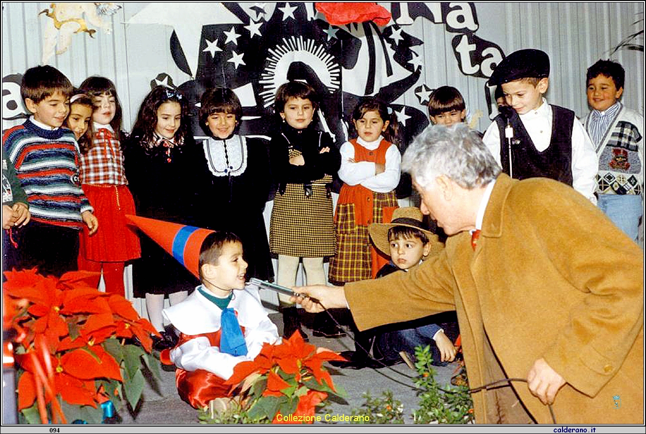 Mago Zurli', Cino Tortorella, nelle scuole elementari di Maratea.jpg