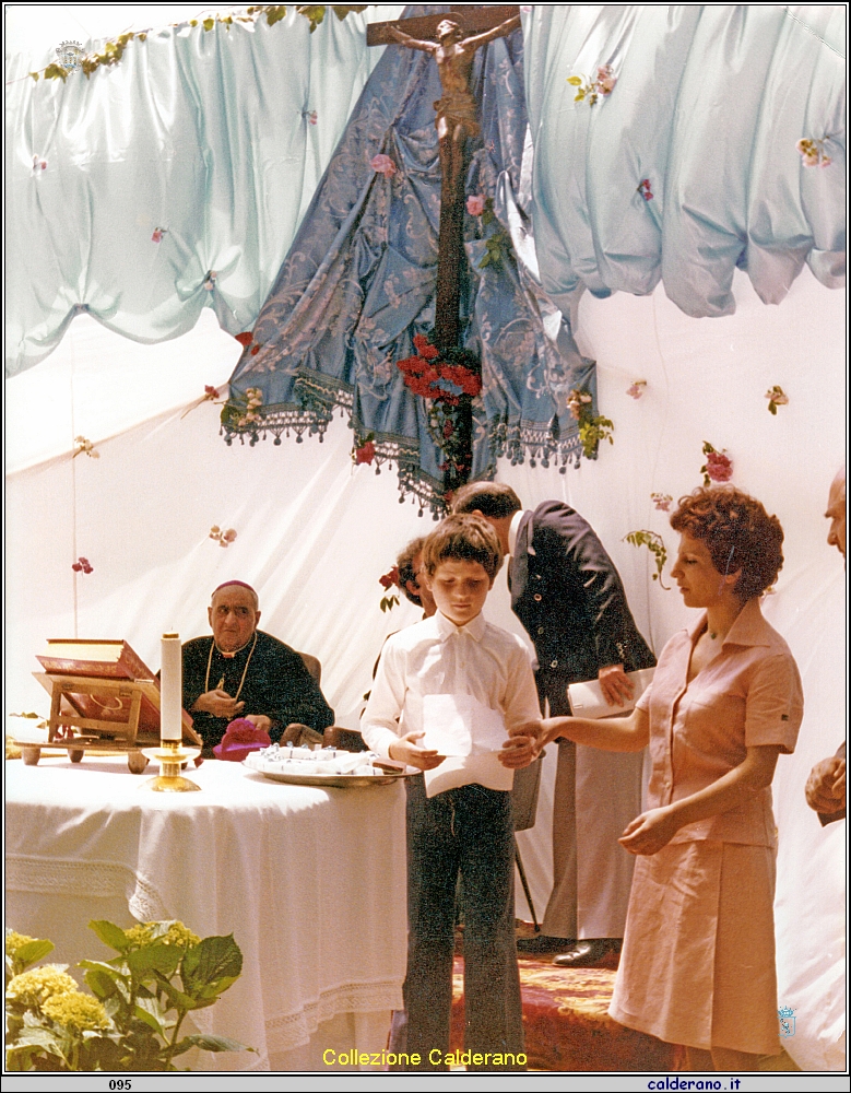 S.E. il Vescovo Federico Pezzullo e le Comunioni a Fiumicello 1975 5.jpeg