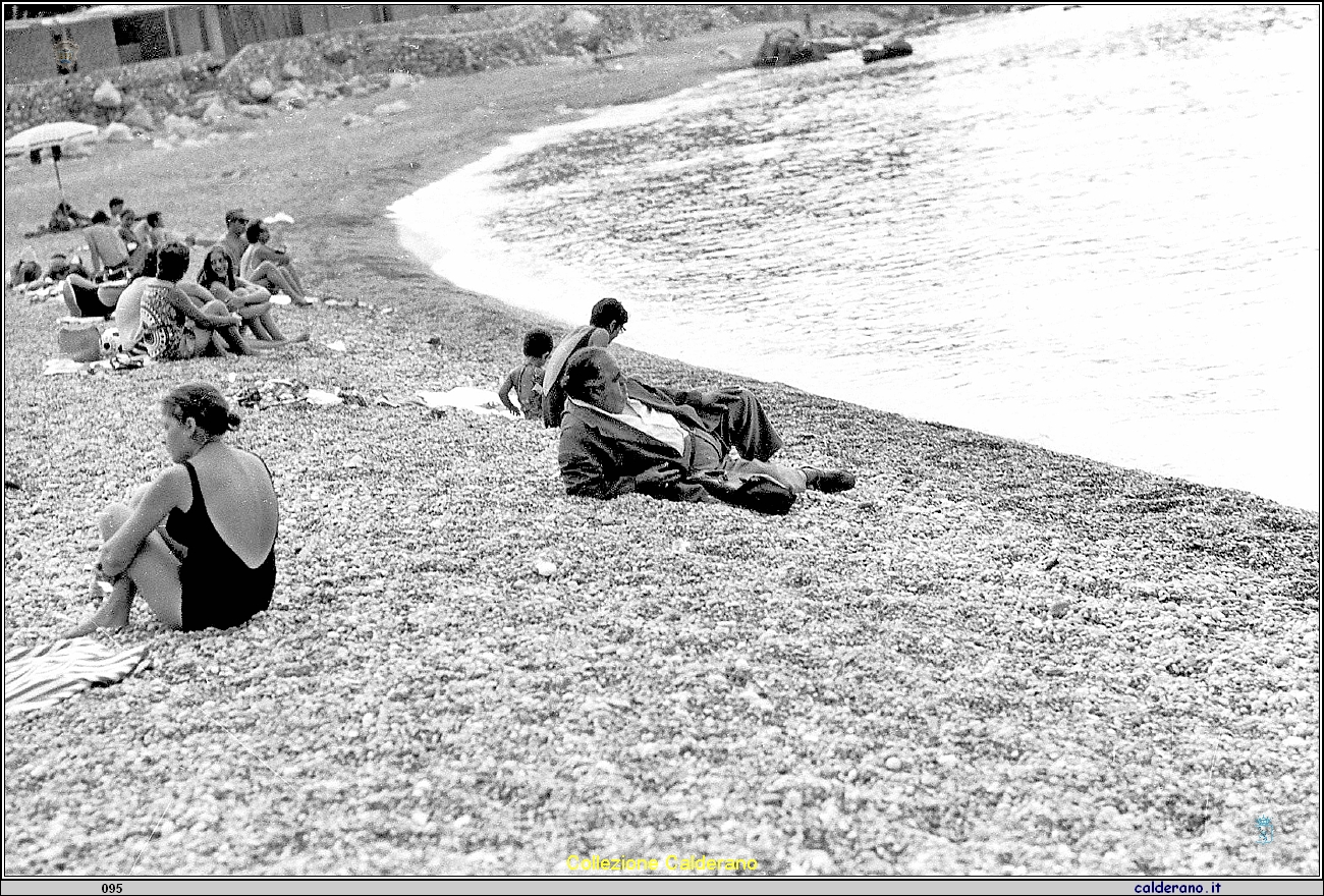 Sulla spiaggia di Fiumicello Pasquale Epifanio Iannini.jpg