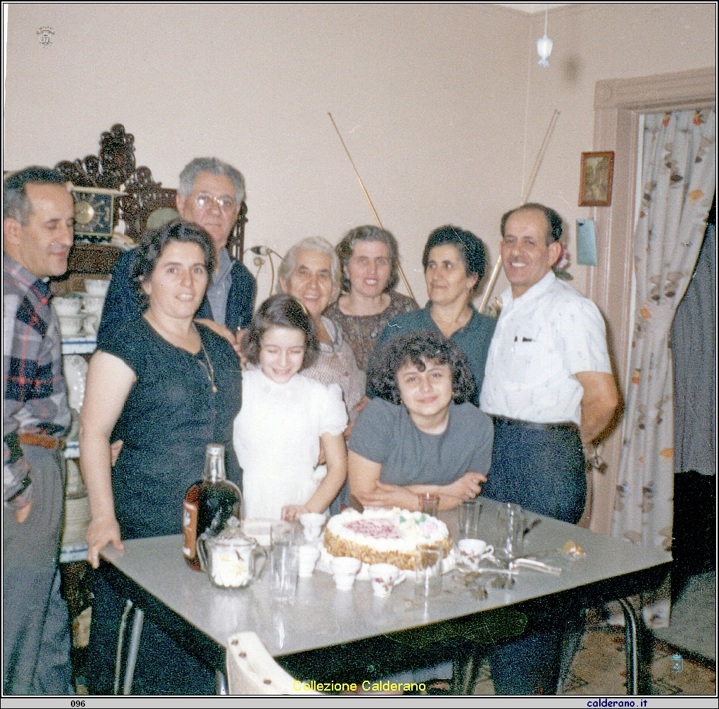 Annunziata Meo Avigliano e i parenti.jpeg