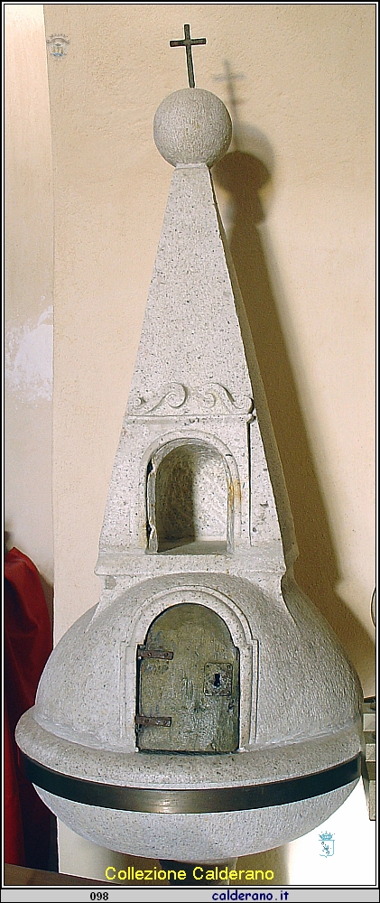 Battistero nella Basilica di San Biagio al Castello.JPG