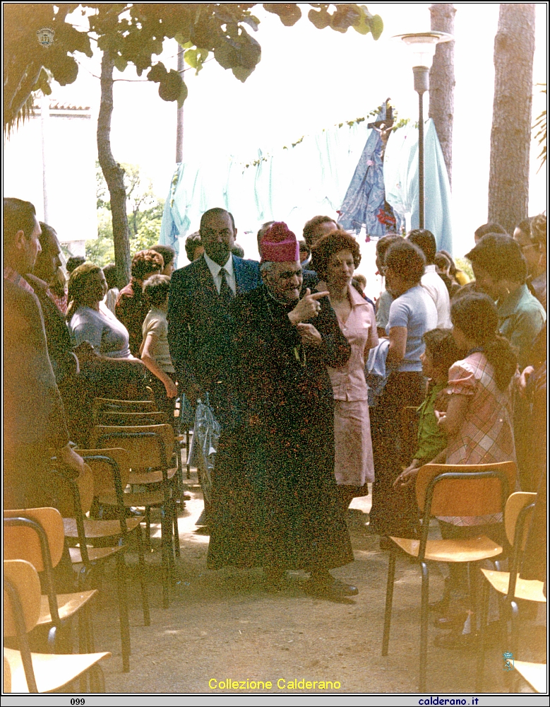 S.E. Il Vescovo Federico Pezzullo e le Comunioni alla Colonia di Fiumicello 1975 4.jpeg