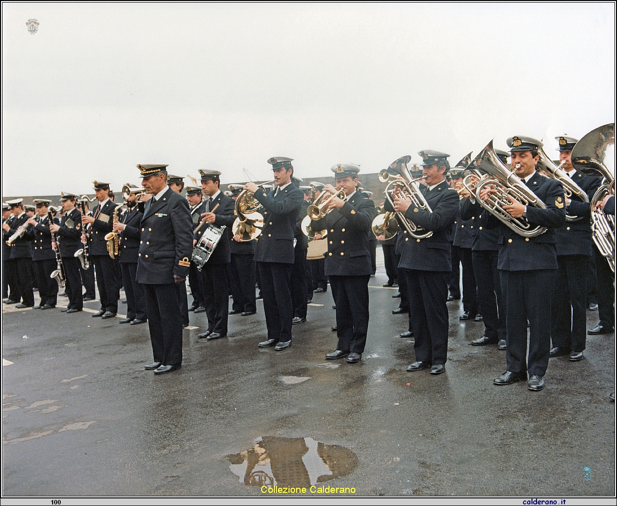Banda Musicale della Marina Militare Italiana al Porto 1982.jpeg