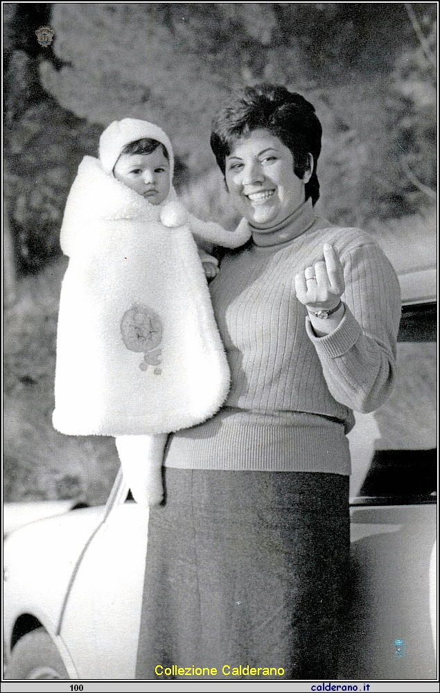 Dorina Avigliano e la figlia Lucia.jpeg