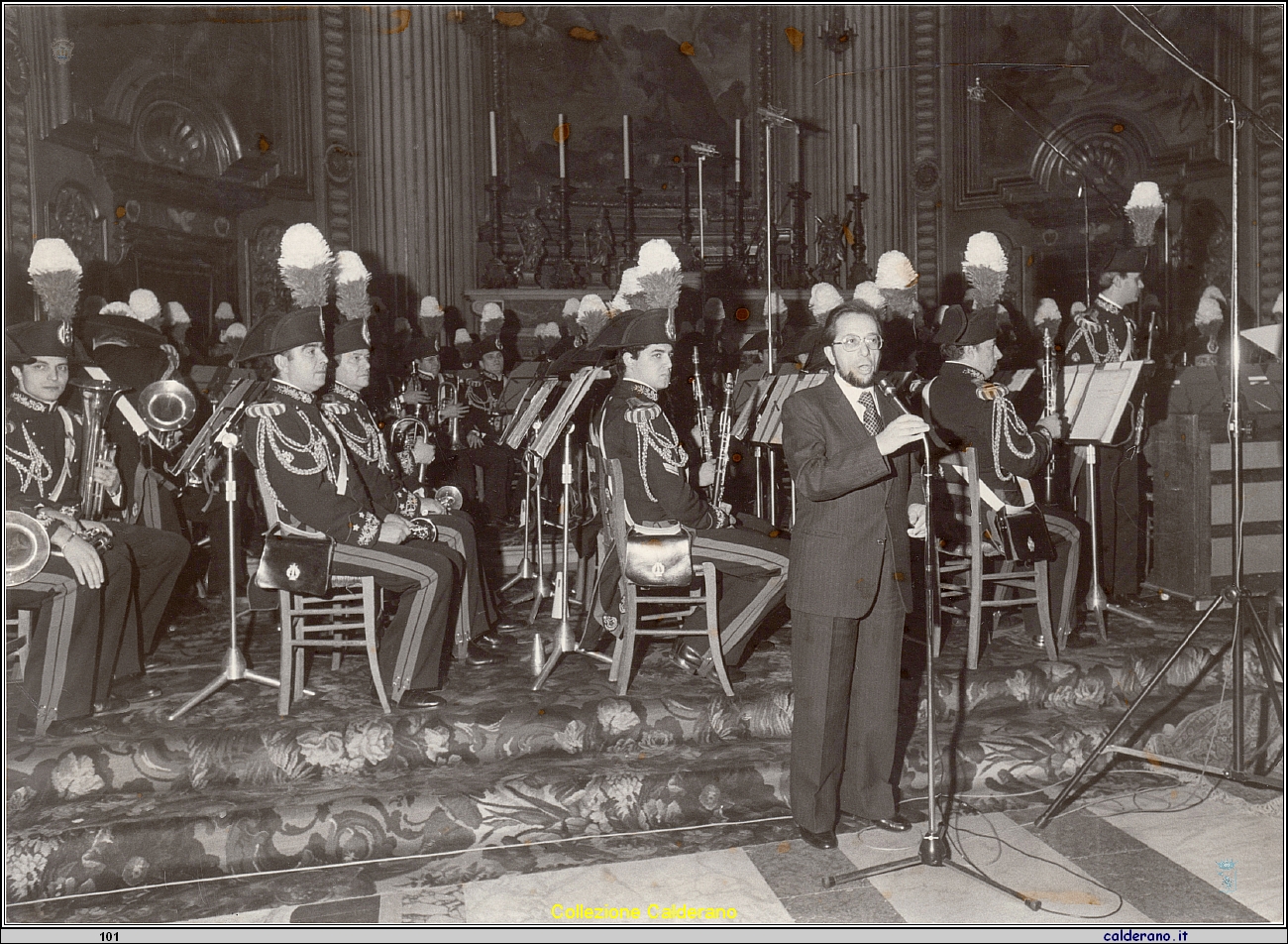 Francesco Sisinni con la Banda Musicale dell'Arma dei Carabinieri.jpeg