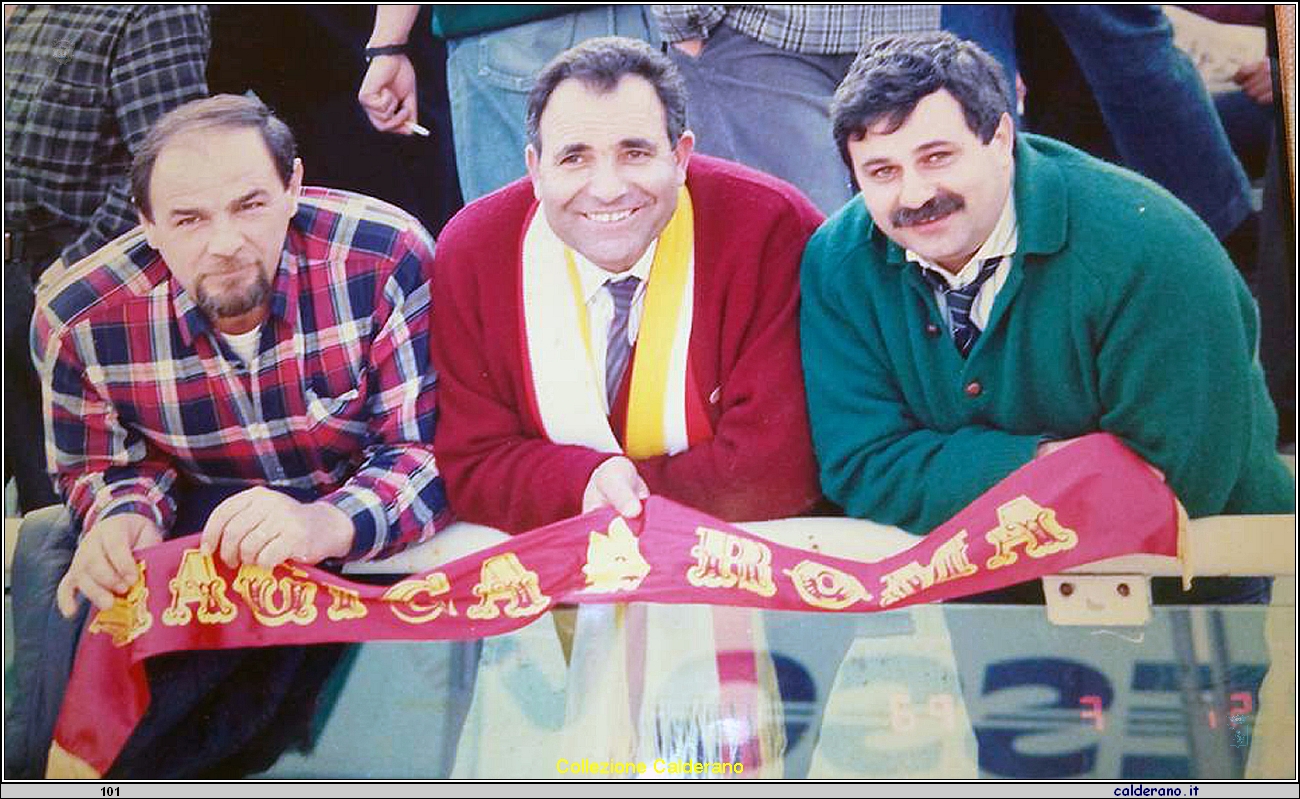 Tifosi allo stadio con  Roberto Liberatore, Mario Scaccia e Nicola Manfredi.jpg