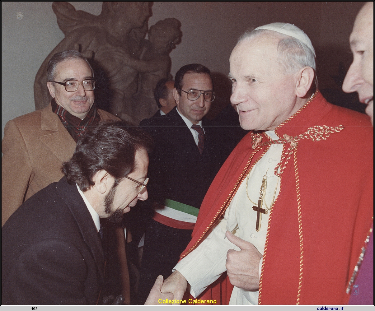 Francesco Sisinni con S.S. Giovanni Paolo II°  3.jpeg