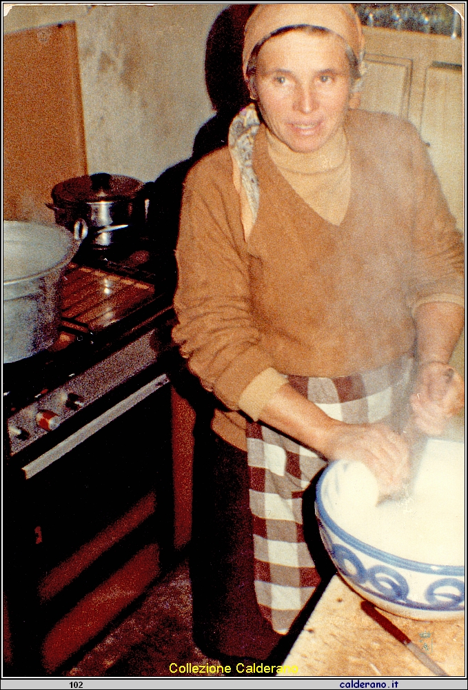 Rosa Limongi Giffuni e la tuma.jpg