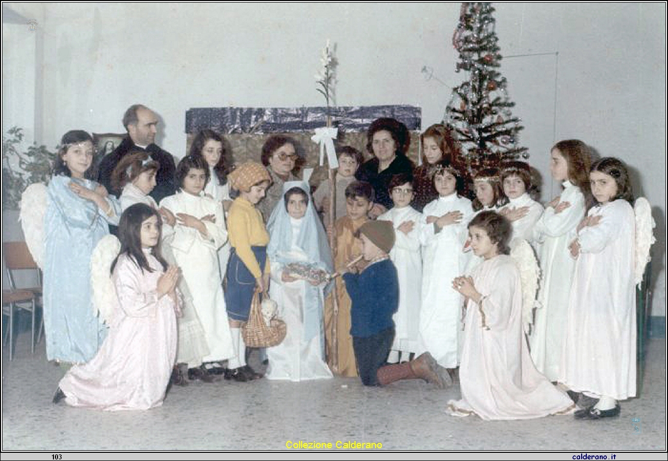 Angioletti per la Nativita' con Titina D'Attoli.jpg
