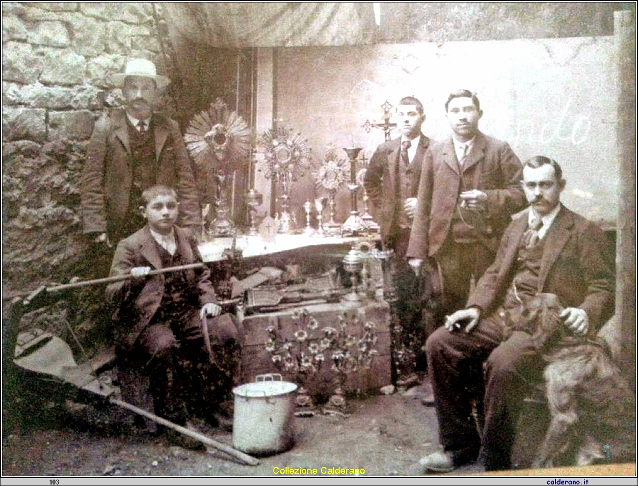 Famiglia Brando Michele al lavoro di orafi.jpg