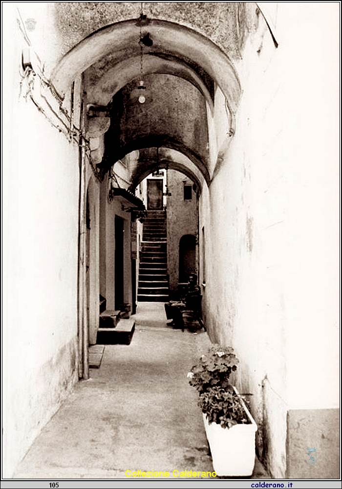 Angiporto Cavour.jpg