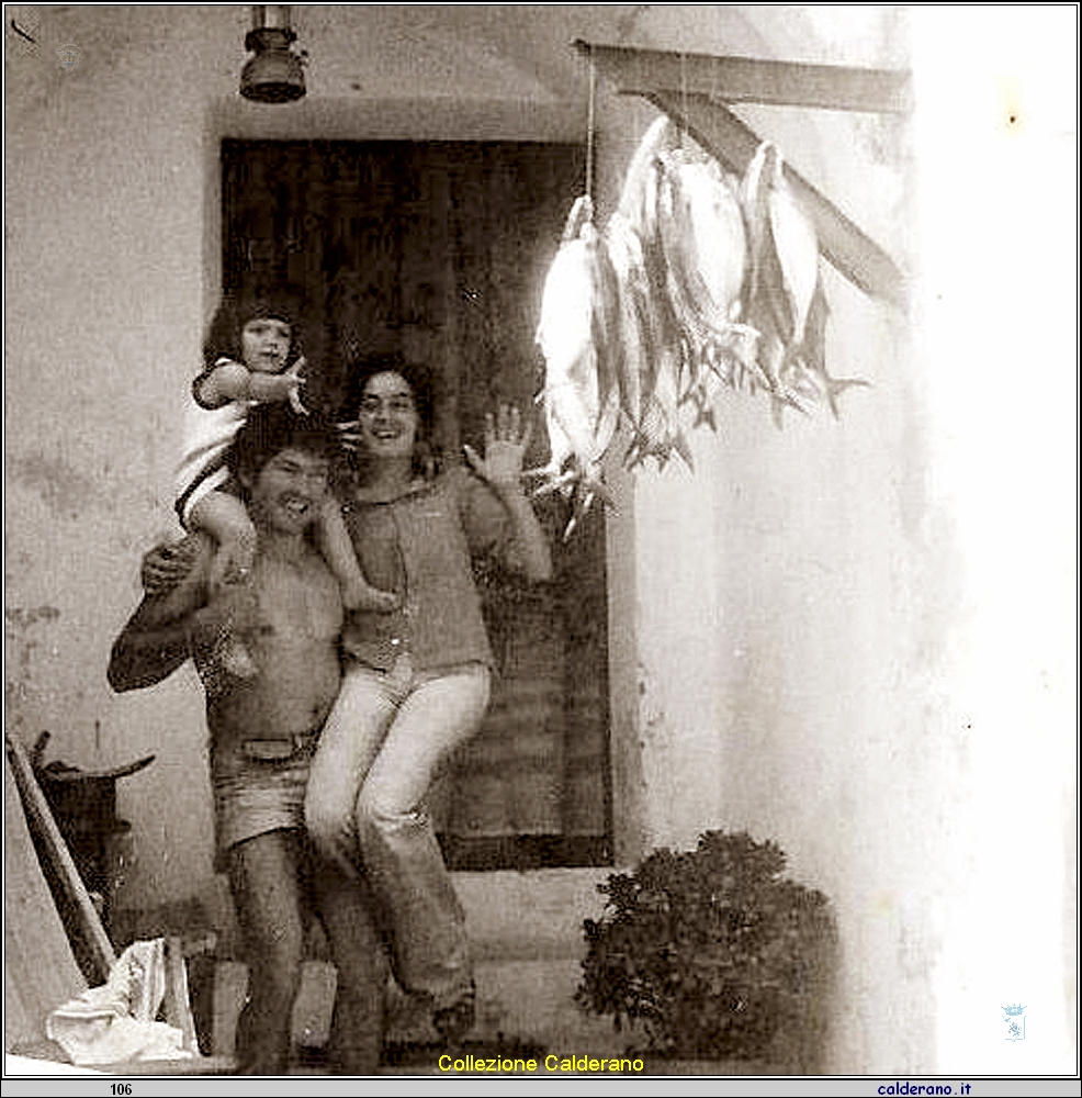 Vincenzo Giacomantonio con figlia e moglie.jpg