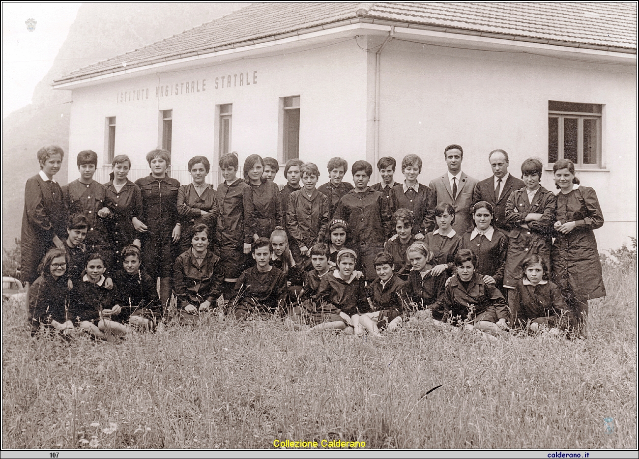 Alunne dell'Istituto Magistrale 10-06-1967.jpeg