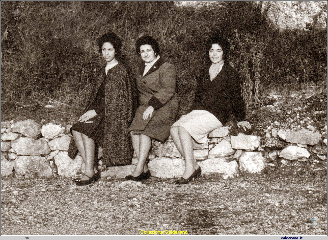 Franca Colavolpe, Carmelina Mazzeo e Silvana Colavolpe 1962.jpeg