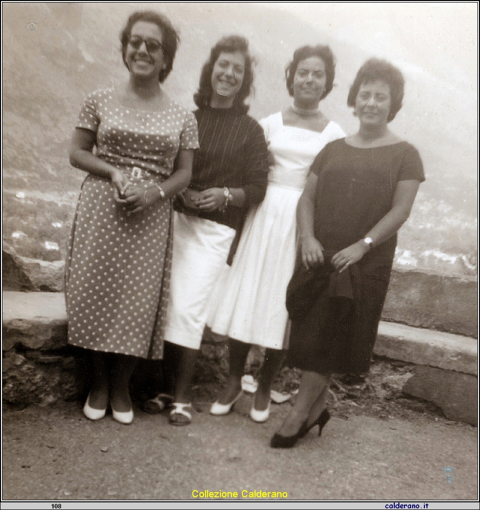 Italia Calderano, Liliana e Silvana Colavolpe ed Emilia Calderano.jpeg