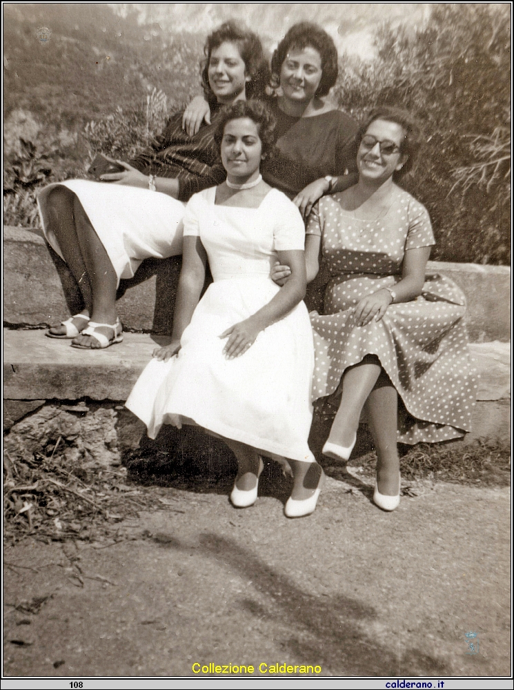 Liliana Colavolpe, Emilia Calderano, Silvana Colavolpe e Italia Calderano.jpeg