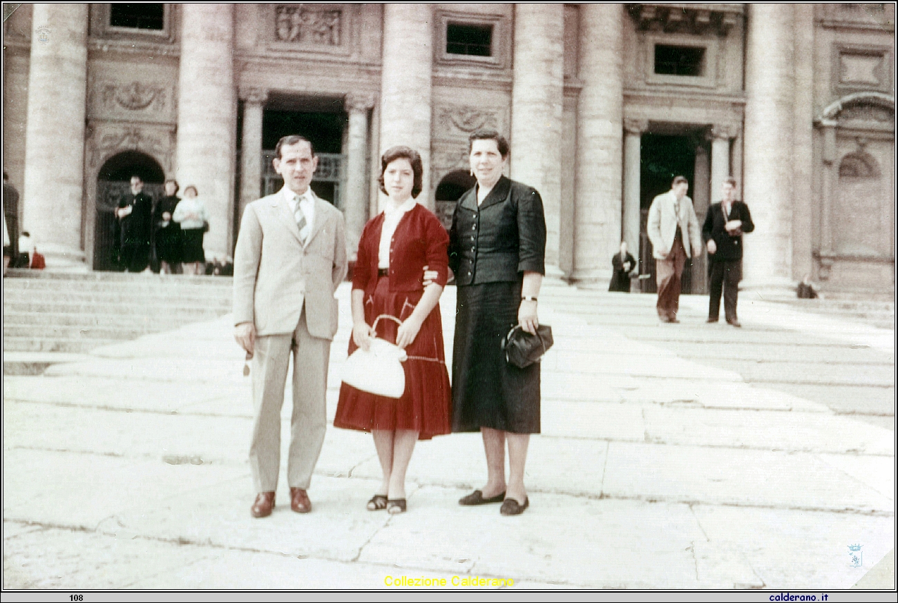Vincenzo e Liliana Colavolpe e Filomena Calderano a San Pietro.jpeg